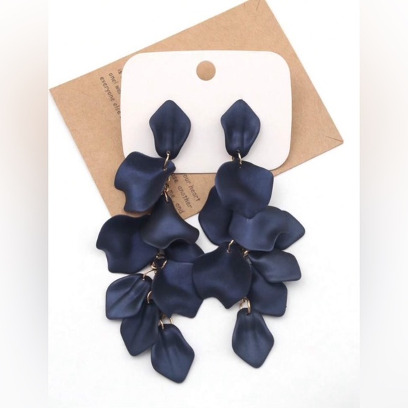 Dangle Earrings - Picture 1 of 1